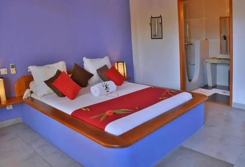 اتاق استاندارد با بالکن, Hôtel Résidence Sarimanok