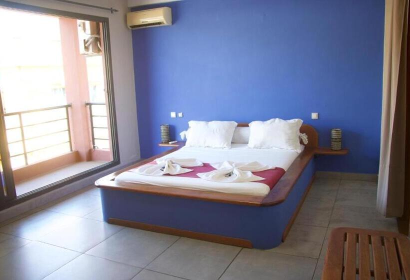 اتاق استاندارد با بالکن, Hôtel Résidence Sarimanok