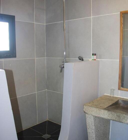 اتاق استاندارد با بالکن, Hôtel Résidence Sarimanok