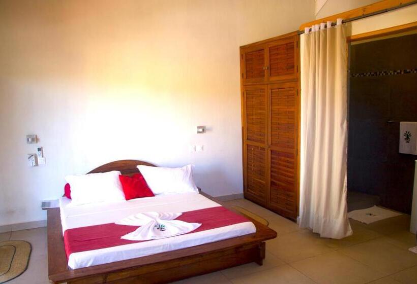 اتاق استاندارد با بالکن, Hôtel Résidence Sarimanok