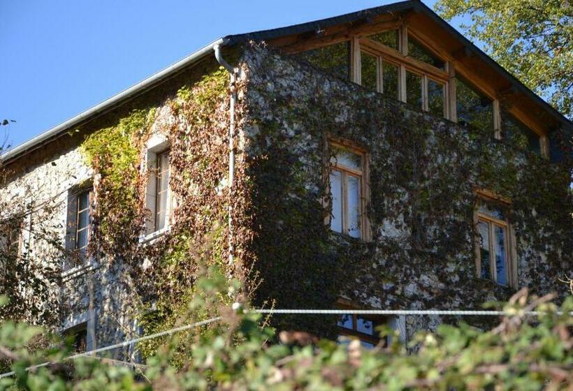 חדר משפחתי נוף להרים, Les Ondines