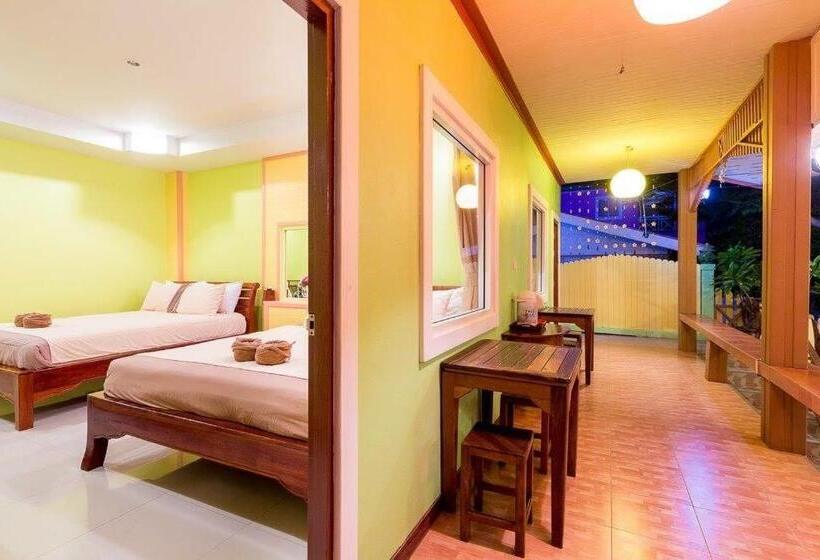 Quarto Familiar, Naengnoi Resort Kohlarn