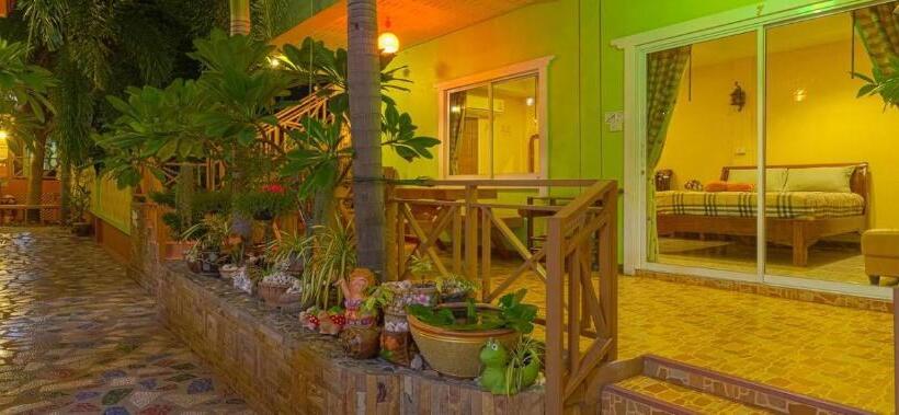 Quarto Familiar, Naengnoi Resort Kohlarn