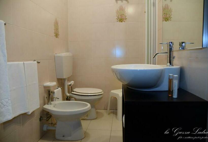 スタンダードルーム, Ristorante Taverna Verde