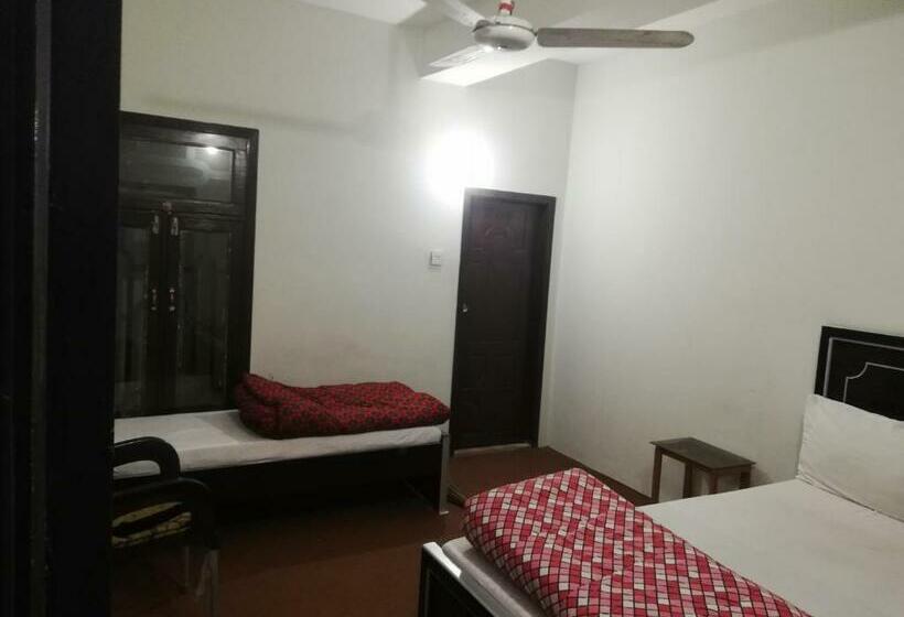 Economy Triple Room, Adlight Guest Rooms Swat