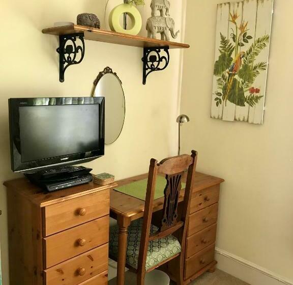 غرفة إقتصادية, High Mead