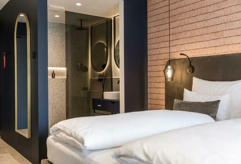 חדר אקונומי, Goldstück Adults Only