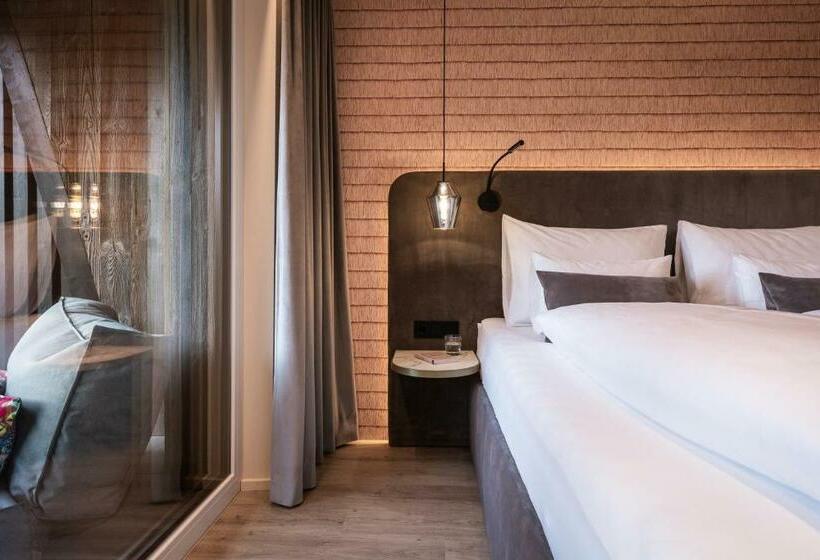 חדר אקונומי, Goldstück Adults Only