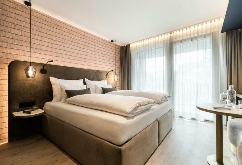 חדר אקונומי, Goldstück Adults Only