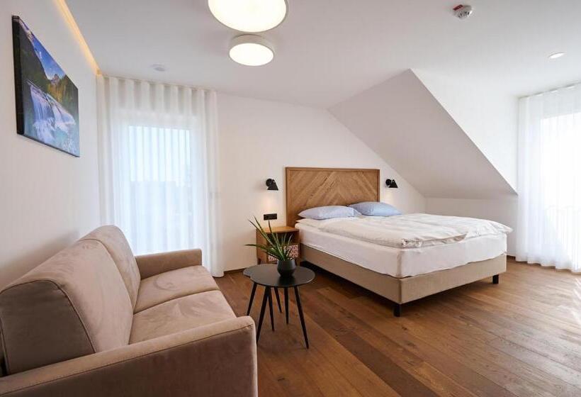 اتاق استاندارد سه تخته با بالکن, Hiša Ančka, šenčur 3 Min To The Airport