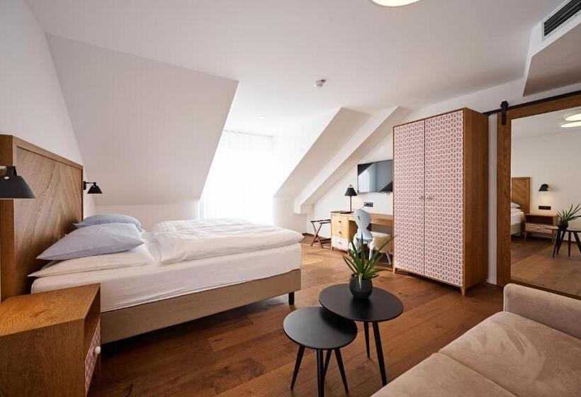 اتاق استاندارد سه تخته با بالکن, Hiša Ančka, šenčur 3 Min To The Airport