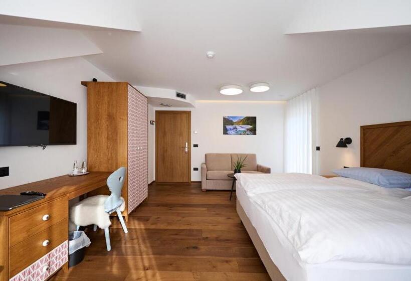 اتاق استاندارد سه تخته با بالکن, Hiša Ančka, šenčur 3 Min To The Airport