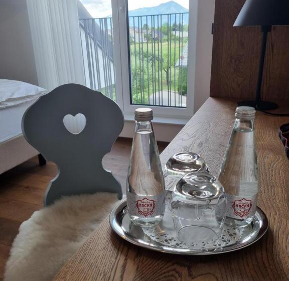 اتاق استاندارد سه تخته با بالکن, Hiša Ančka, šenčur 3 Min To The Airport