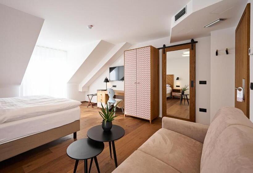 اتاق استاندارد سه تخته با بالکن, Hiša Ančka, šenčur 3 Min To The Airport