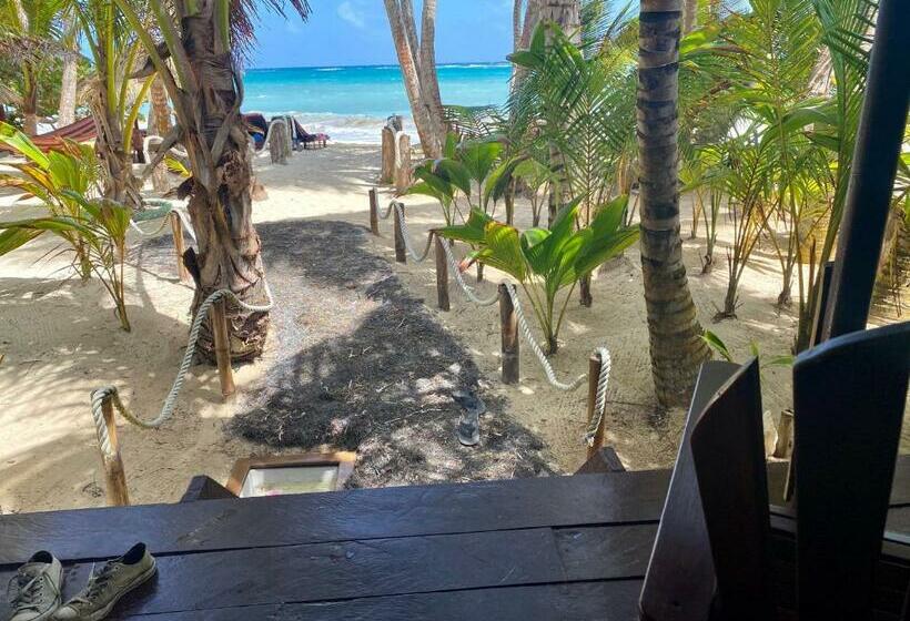 סוויטה, Little Corn Island Beach And Bungalow