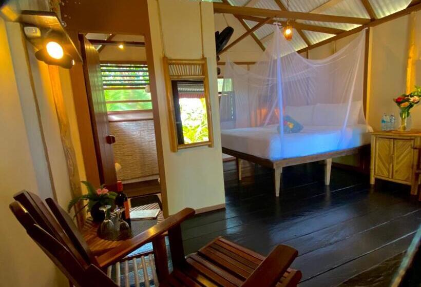 스위트, Little Corn Island Beach And Bungalow
