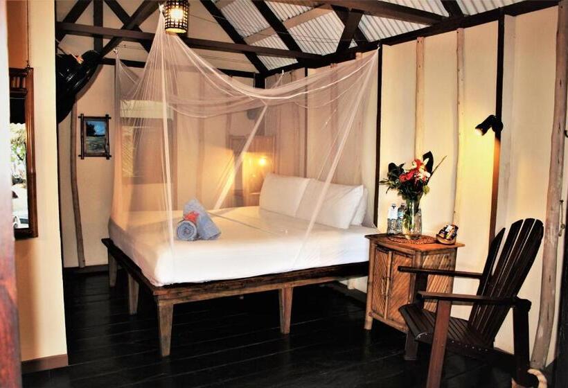 스위트, Little Corn Island Beach And Bungalow
