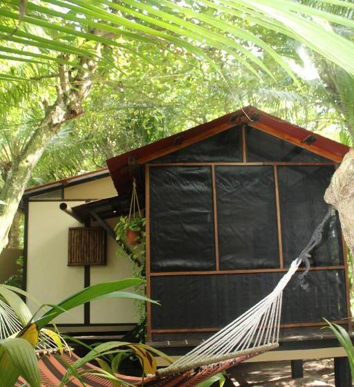 스탠다드 방갈로 정원 전망, Little Corn Island Beach And Bungalow
