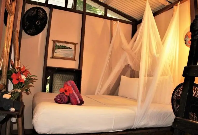 ガーデンビューのスタンダードバンガロー, Little Corn Island Beach And Bungalow
