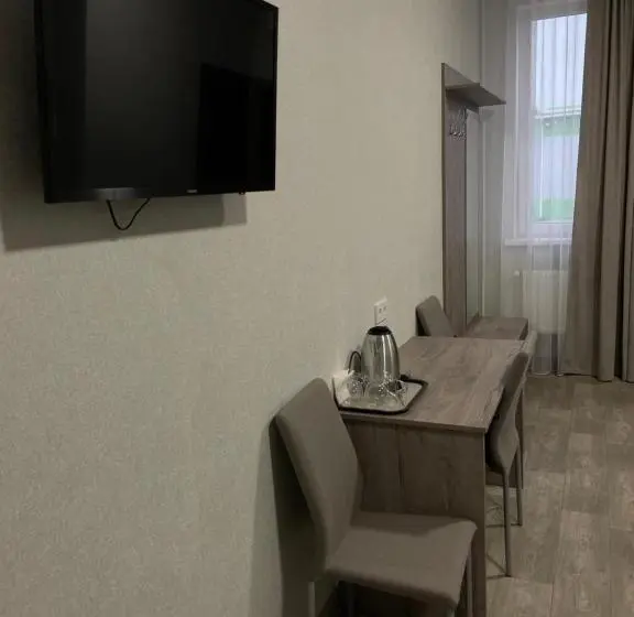 Standard Kolmen Hengen Huone, Voyage вояж