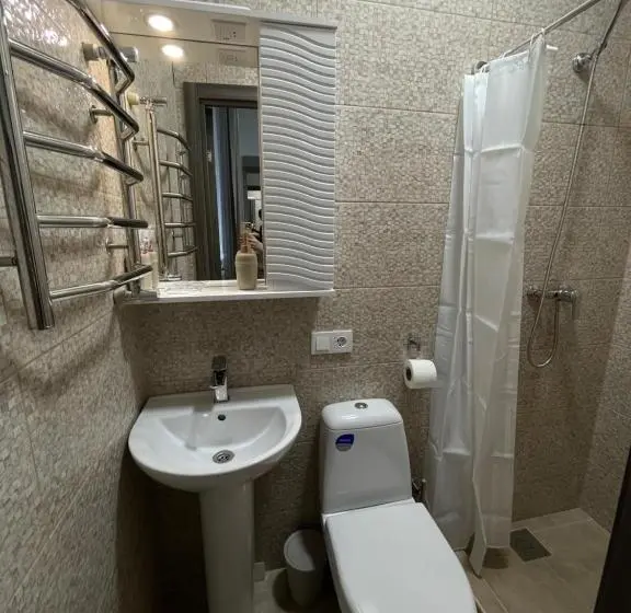 Standard Kolmen Hengen Huone, Voyage вояж