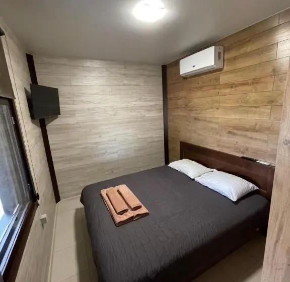 Standard-bungalow 2 Makuuhuonetta, Voyage вояж