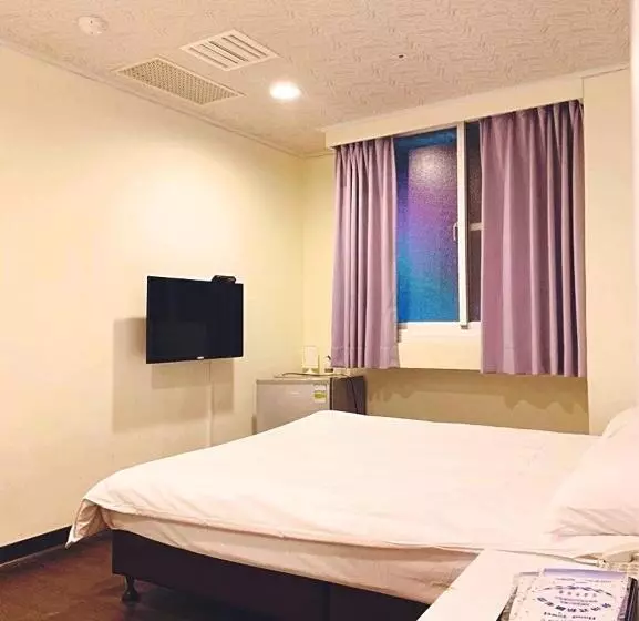 اتاق کلاسیک یک تخته, Easy Inn International Hostel