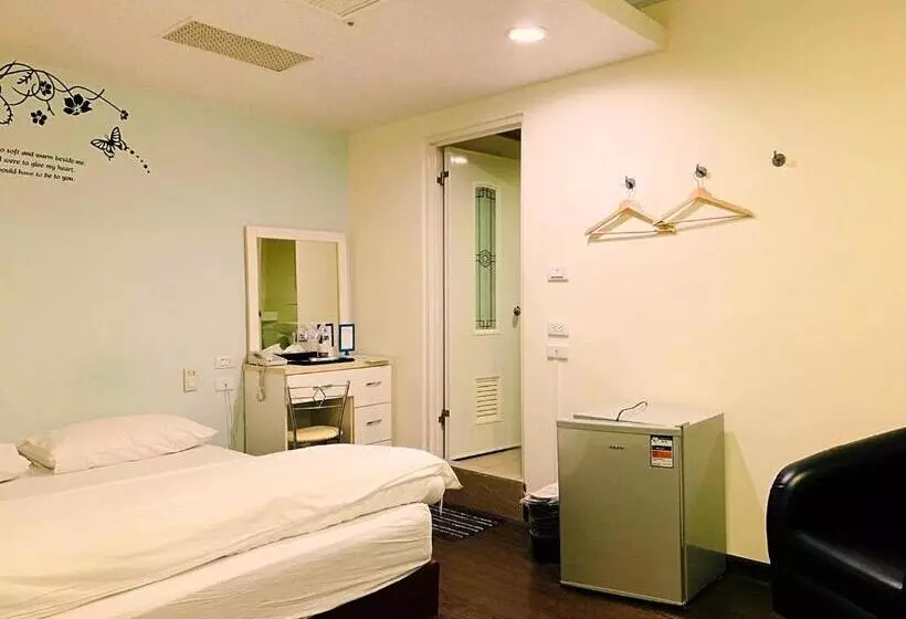 اتاق کلاسیک یک تخته, Easy Inn International Hostel