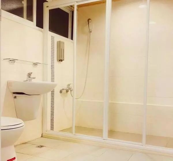اتاق کلاسیک خانوادگی, Easy Inn International Hostel