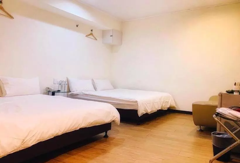 اتاق کلاسیک خانوادگی, Easy Inn International Hostel