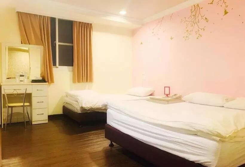 اتاق استاندارد سه نفره, Easy Inn International Hostel