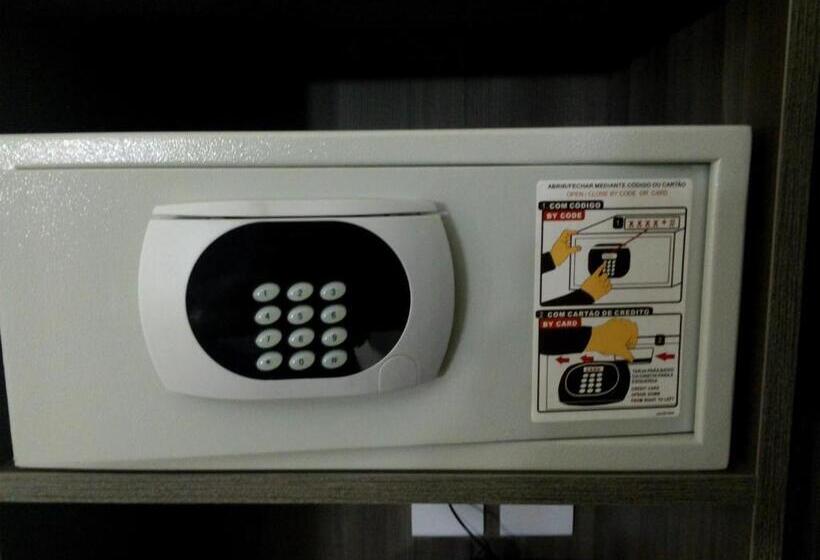 스탠다드 룸, De Stefani