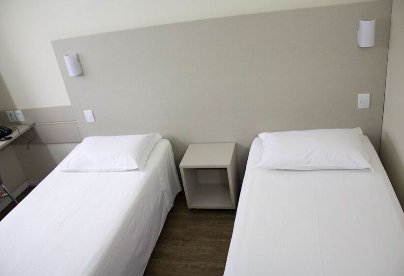 스탠다드 룸, De Stefani