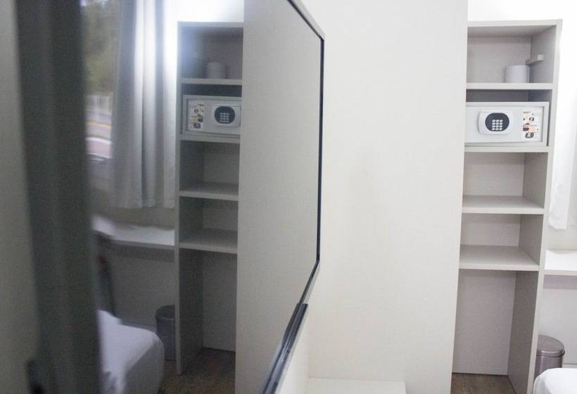 스탠다드 룸, De Stefani