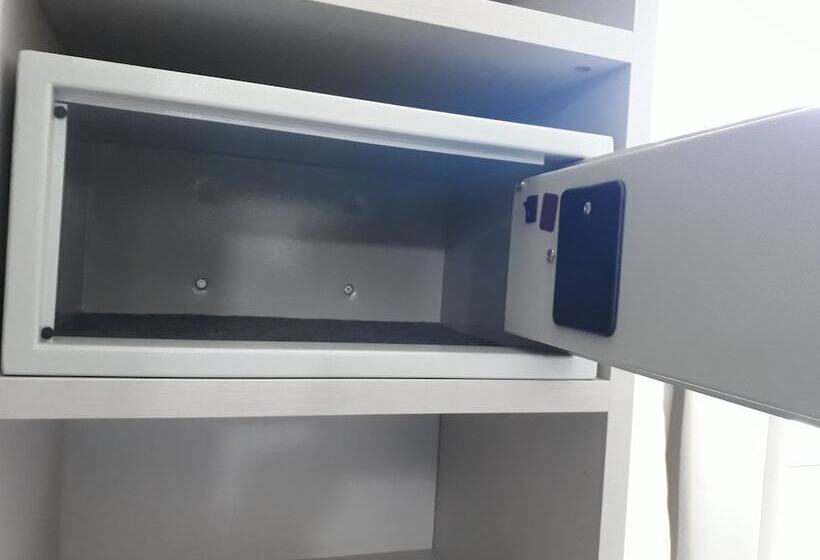 스탠다드 싱글 룸, De Stefani