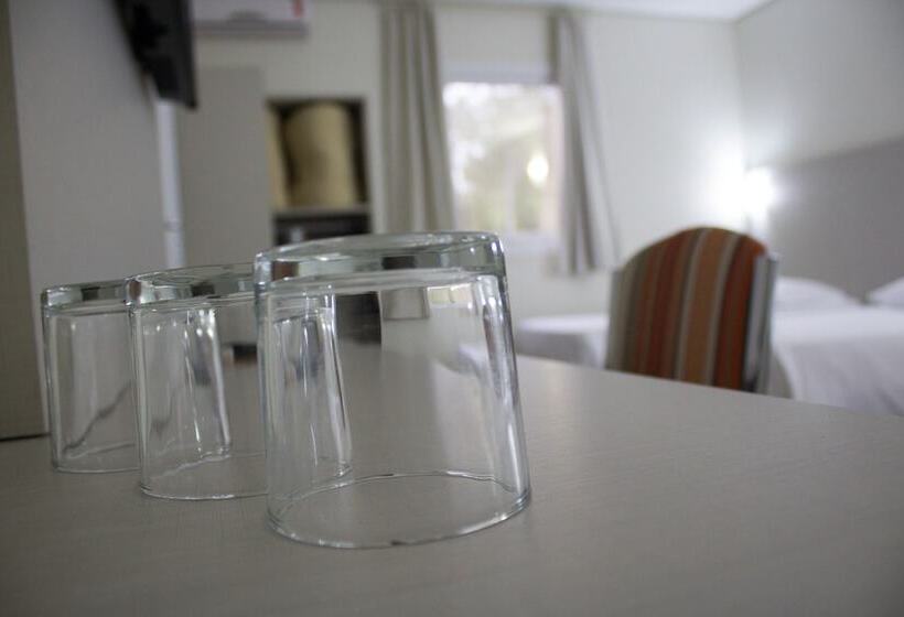 4인용 스탠다드 룸, De Stefani