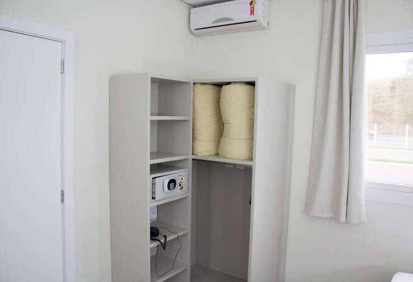 4인용 스탠다드 룸, De Stefani