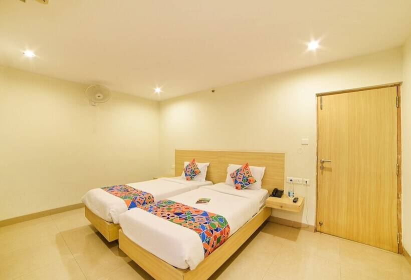 Номер Deluxe, Oriva Vinflora Residency   Jubilee Hills