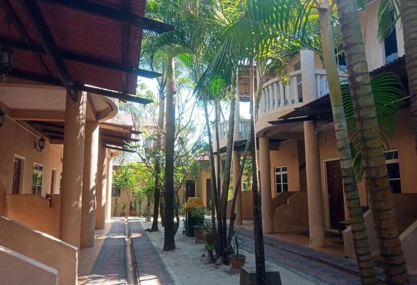 수피리어 트리플 룸, Langkapuri Resort Langkawi
