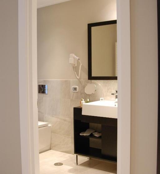 高级大房间, Marconi