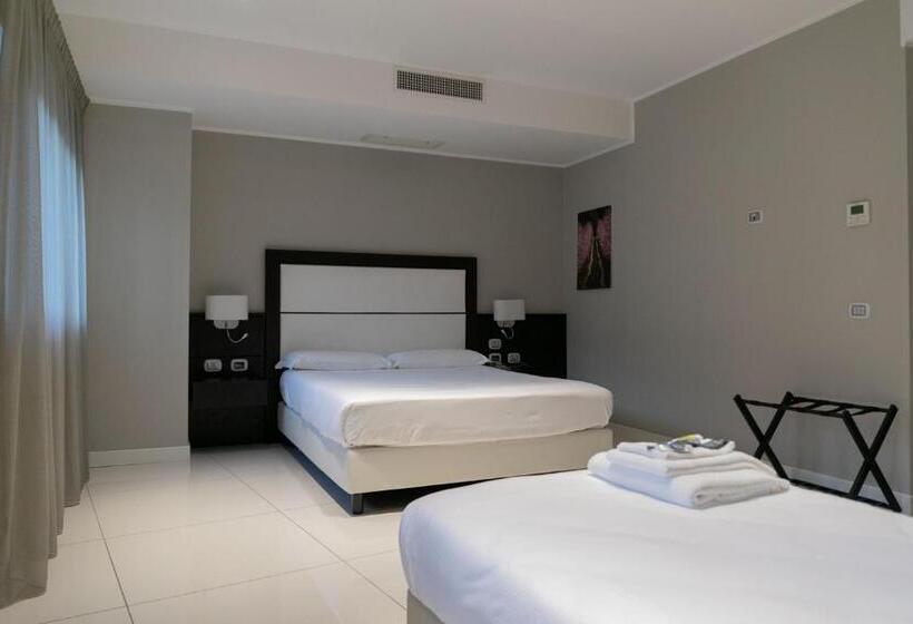 高级三人间, Marconi