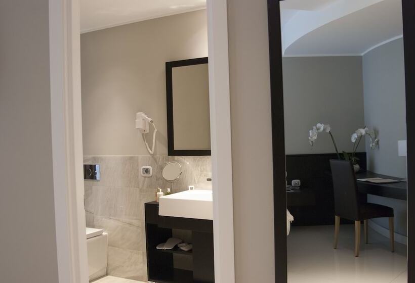 高级大房间, Marconi