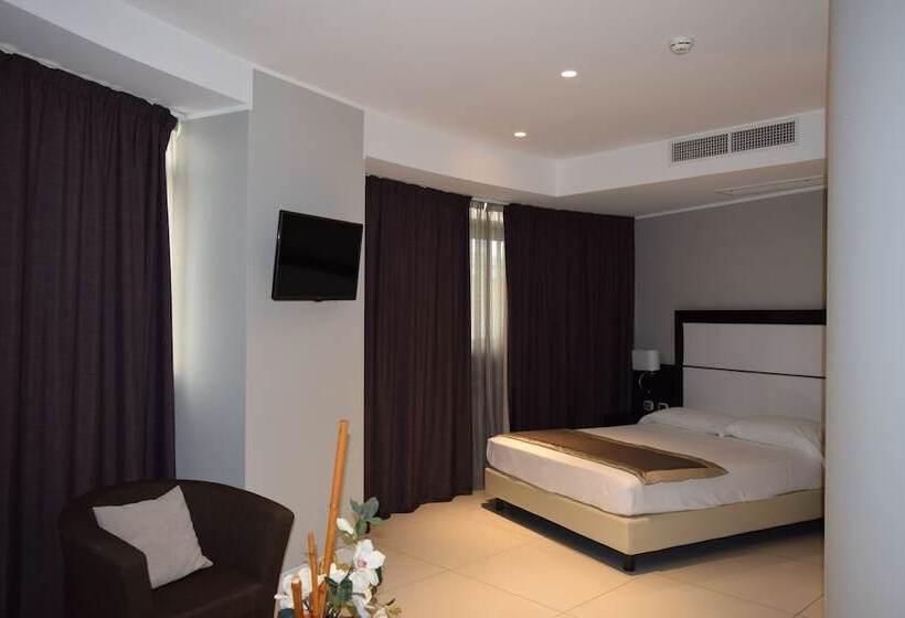 高级大房间, Marconi