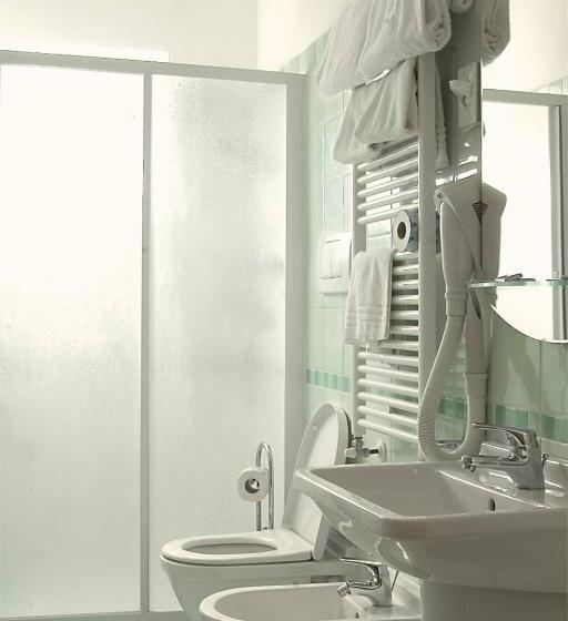 标准单人间, Ristorante Anita