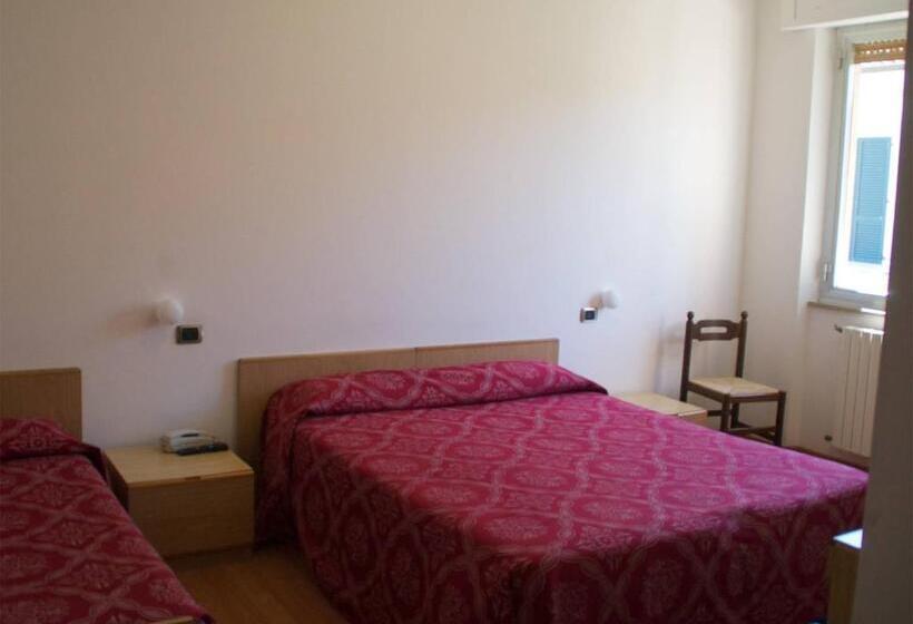 标准三人间, Ristorante Anita