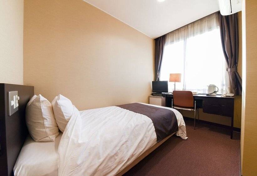 חדר סטנדרט יחיד, Tanegashima Araki