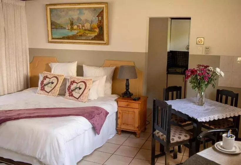 スタンダードスタジオ, Lincoln Cottages Bnb & Self Catering