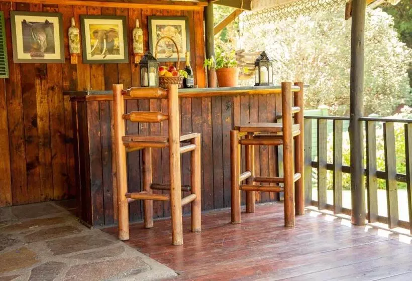 スタンダードスタジオ, Lincoln Cottages Bnb & Self Catering