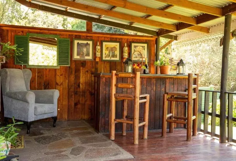 スタンダードスタジオ, Lincoln Cottages Bnb & Self Catering