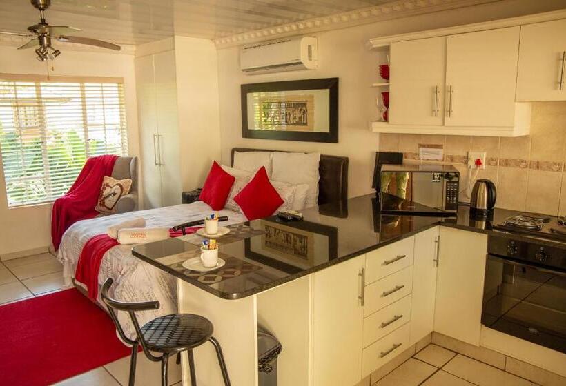 Студия Стандарт, Lincoln Cottages Bnb & Self Catering